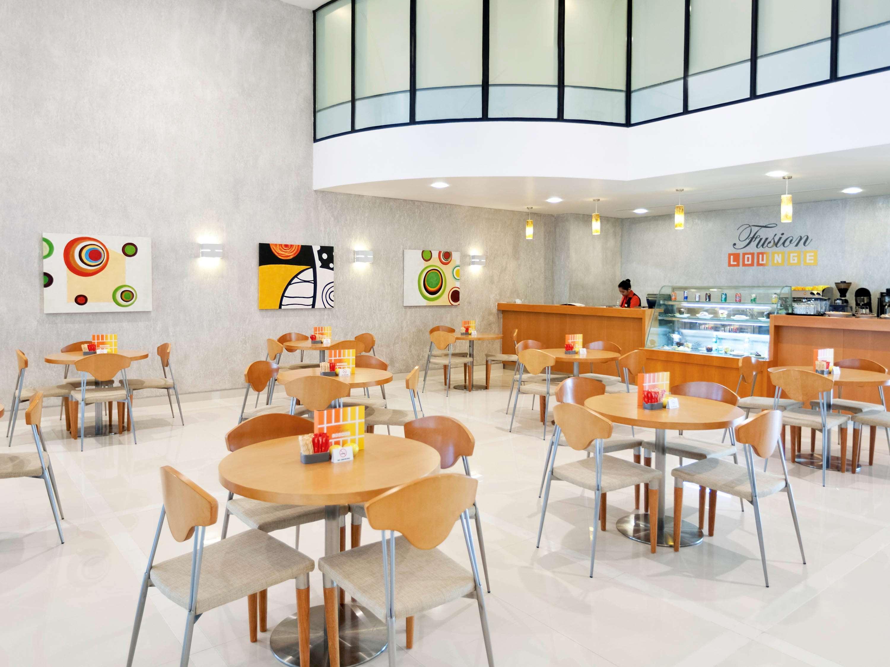 Ibis Abu Dhabi Gate Hotel Exterior photo